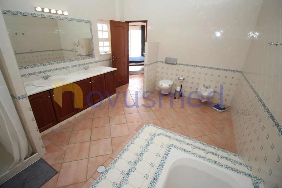 Moradia T3 para Venda em Albufeira e Olhos de Água Foto 29