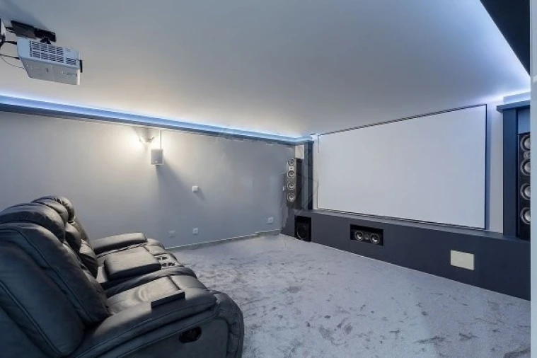 Moradia T4 para Venda em Quarteira Foto 5