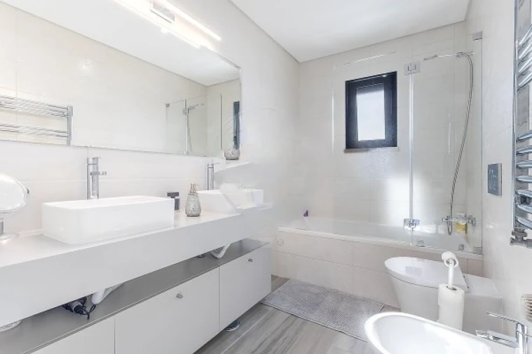 Moradia T4 para Venda em Quarteira Foto 8