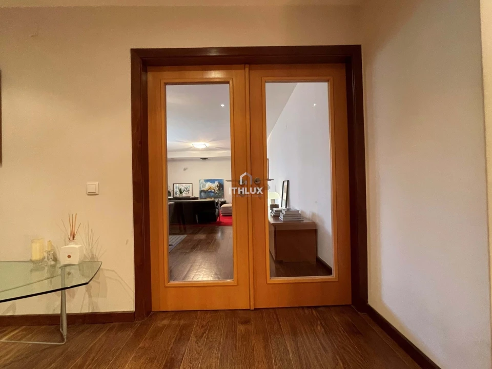 Apartamento T4 para Venda em Carnaxide e Queijas Foto 13