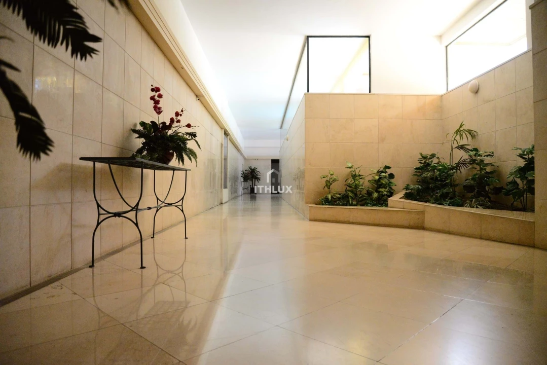 Apartamento T4 para Venda em Carnaxide e Queijas Foto 54