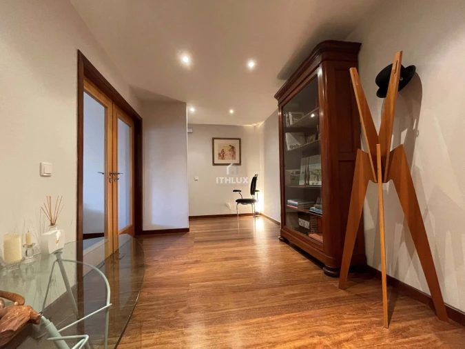 Apartamento T4 para Venda em Carnaxide e Queijas Foto 16