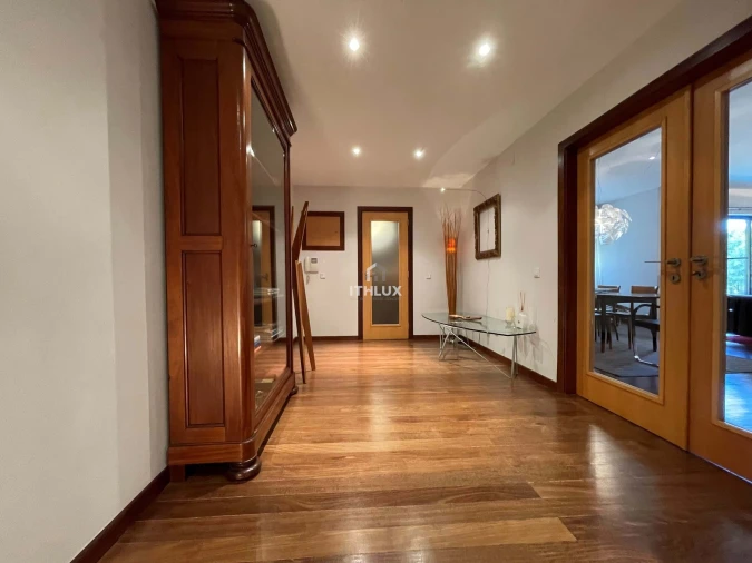 Apartamento T4 para Venda em Carnaxide e Queijas Foto 4