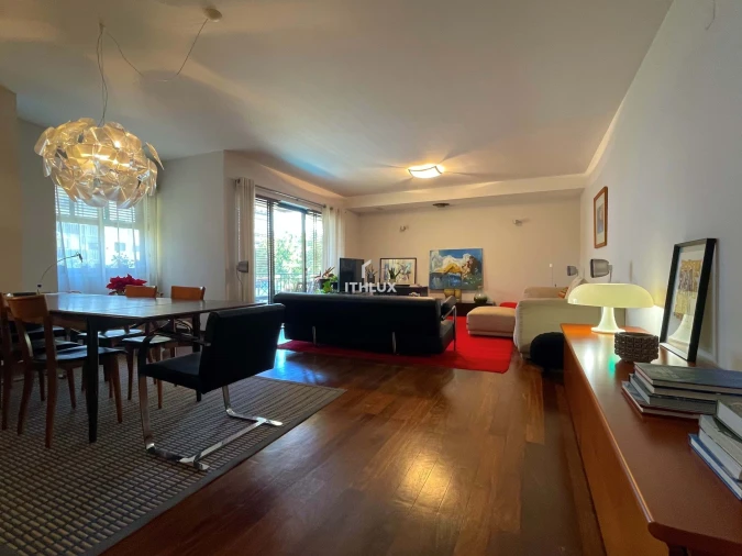 Apartamento T4 para Venda em Carnaxide e Queijas