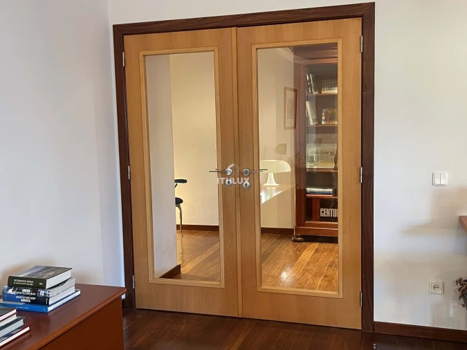 Apartamento T4 para Venda em Carnaxide e Queijas Foto 14