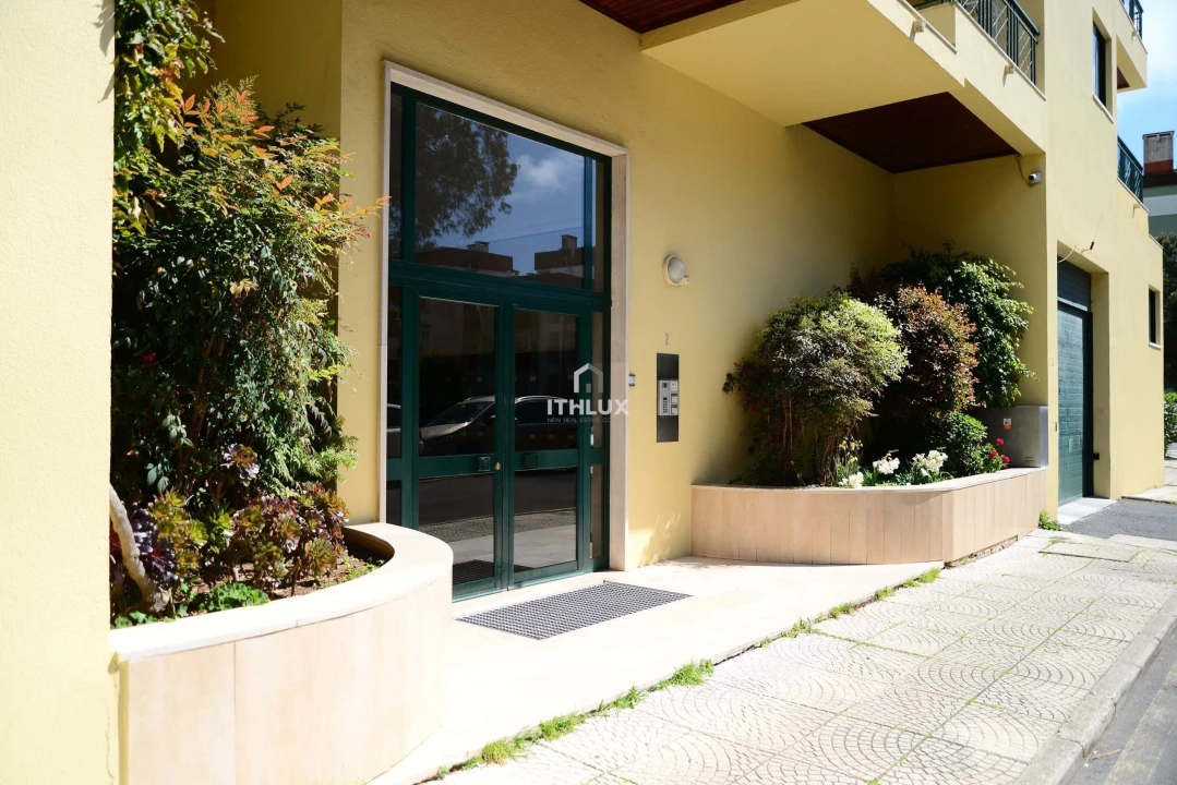 Apartamento T4 para Venda em Carnaxide e Queijas Foto 55