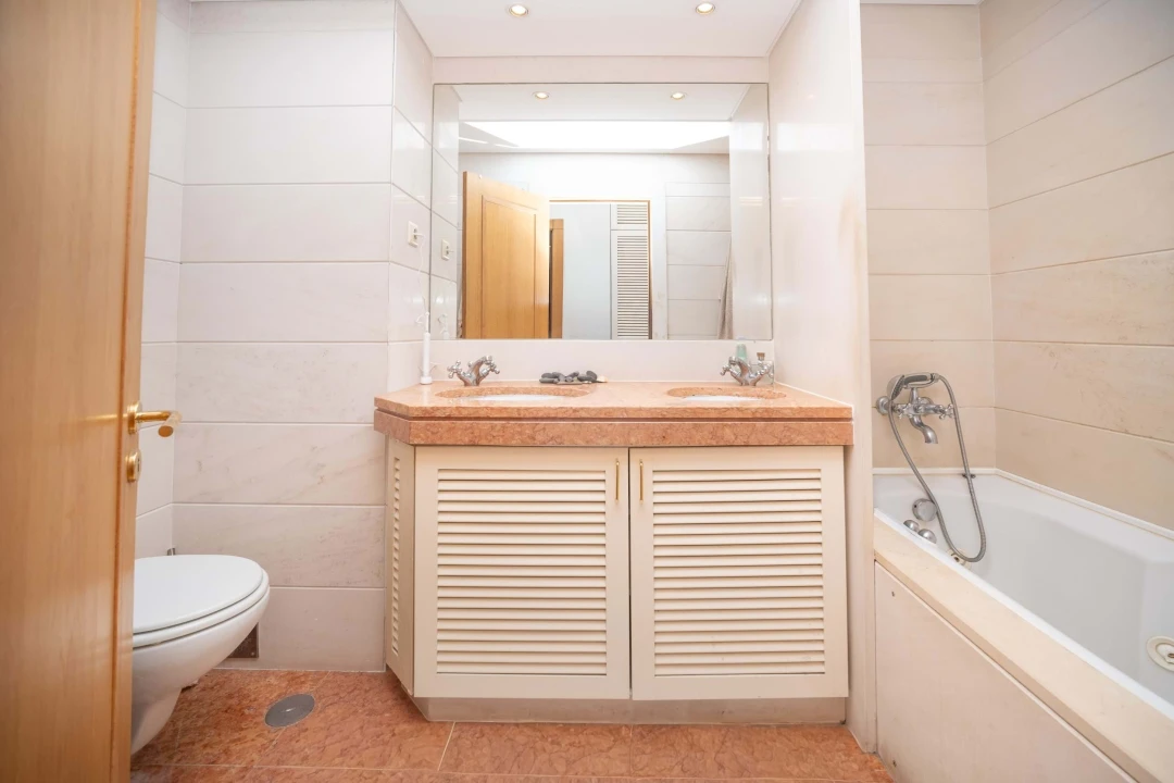 Apartamento T2 para Venda em Agualva e Mira-Sintra Foto 17