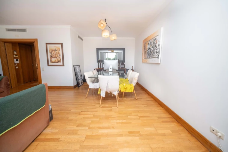 Apartamento T2 para Venda em Agualva e Mira-Sintra Foto 6