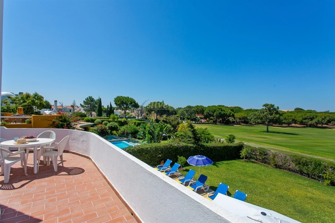 Moradia T4 para Arrendamento férias em Quarteira Foto 2