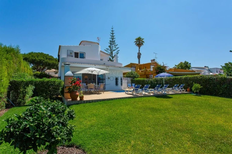 Moradia T4 para Arrendamento férias em Quarteira Foto 22