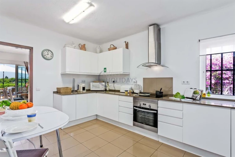 Moradia T4 para Arrendamento férias em Quarteira Foto 9