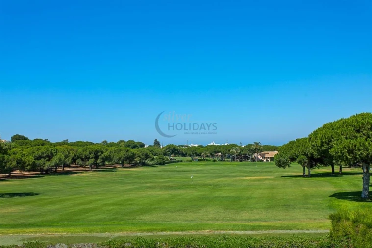 Moradia T4 para Arrendamento férias em Quarteira Foto 16