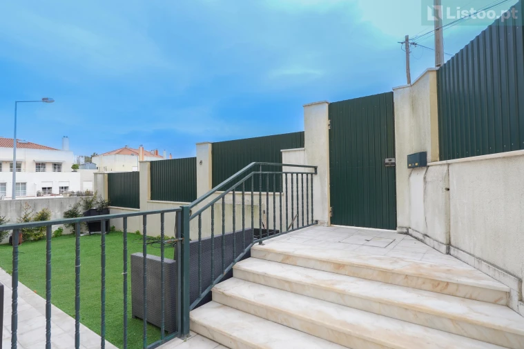 Moradia T5 para Venda em São Domingos de Rana Foto 42