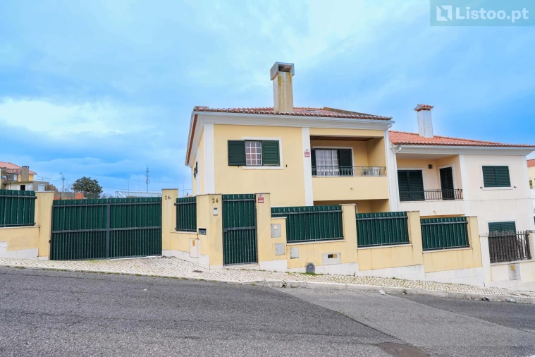 Moradia T5 para Venda em São Domingos de Rana Foto 1