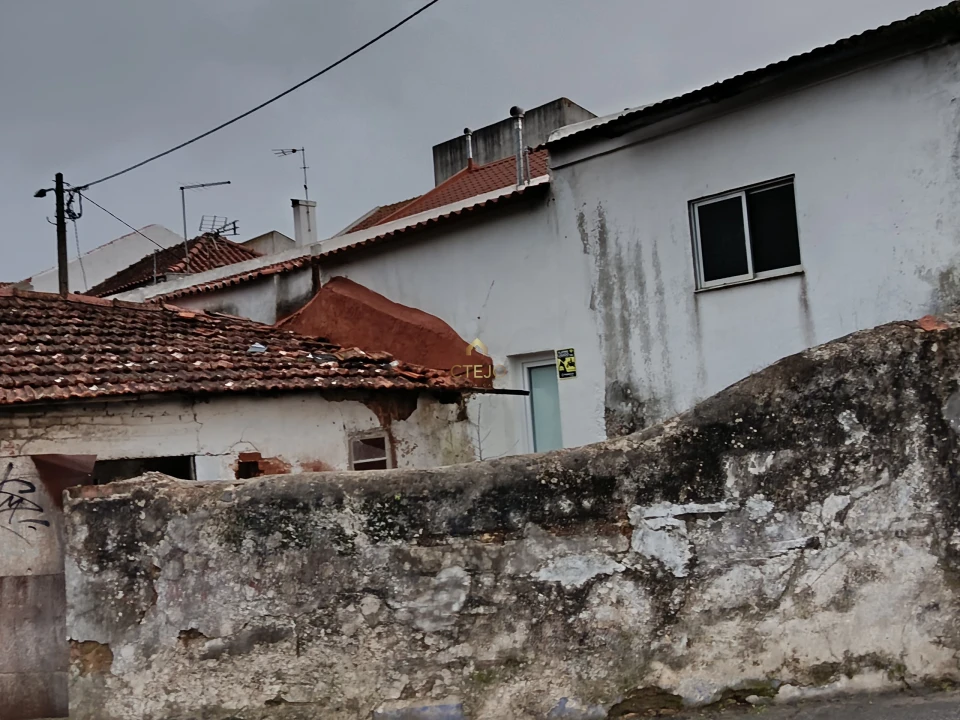 Moradia T2 para Venda em Vialonga Foto 4