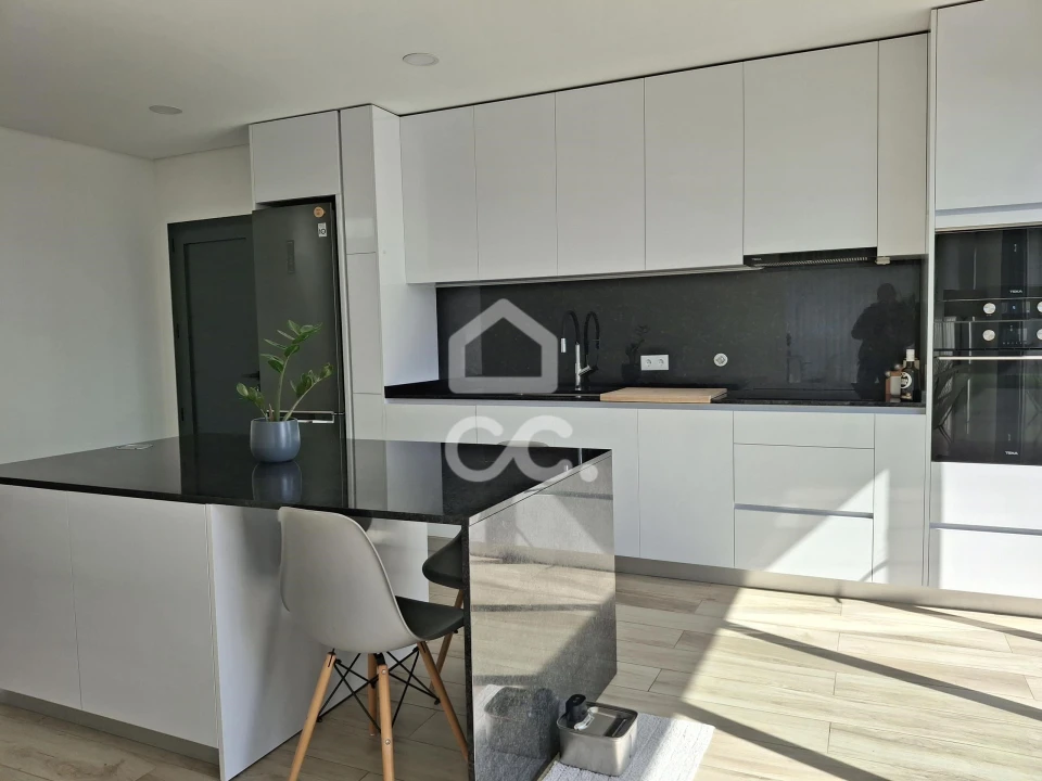 Moradia T3 para Venda em Louredo Foto 3