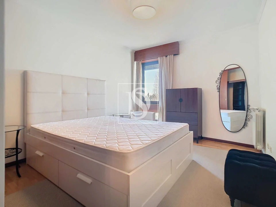 Apartamento T1 para Arrendamento em Pedrouços Foto 17