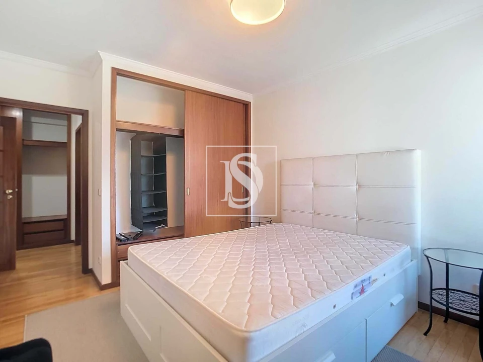 Apartamento T1 para Arrendamento em Pedrouços Foto 16