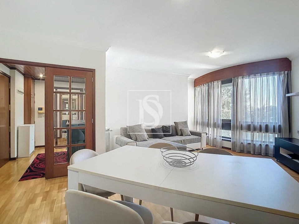 Apartamento T1 para Arrendamento em Pedrouços Foto 9