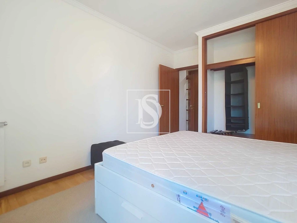 Apartamento T1 para Arrendamento em Pedrouços Foto 18