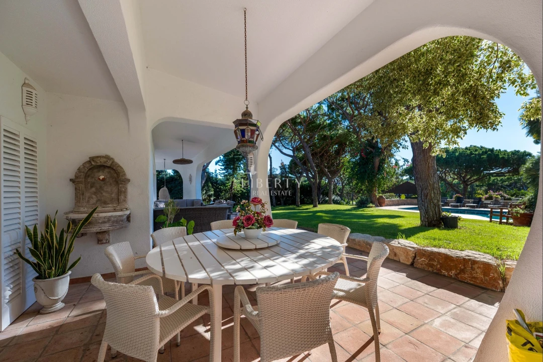 Moradia T6 para Venda em Almancil Foto 16