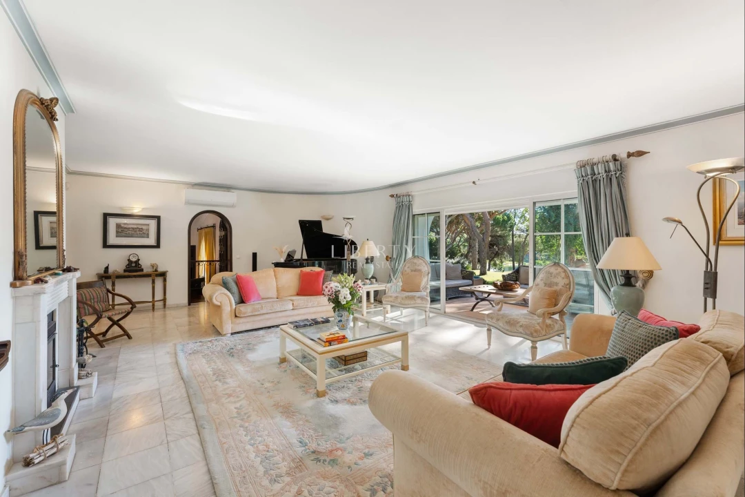 Moradia T6 para Venda em Almancil Foto 6