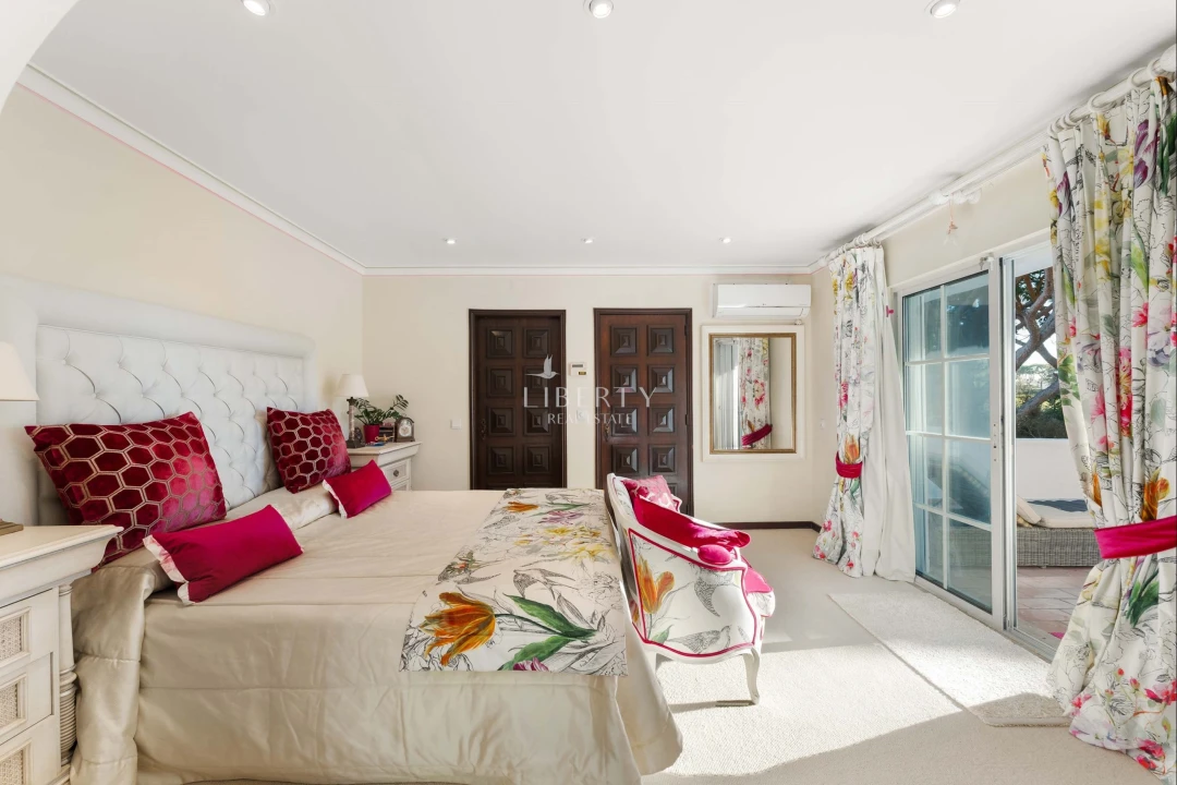 Moradia T6 para Venda em Almancil Foto 20