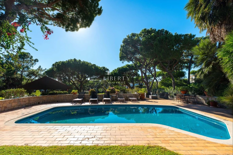 Moradia T6 para Venda em Almancil Foto 13