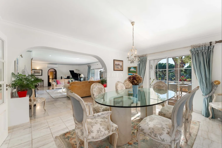 Moradia T6 para Venda em Almancil Foto 15