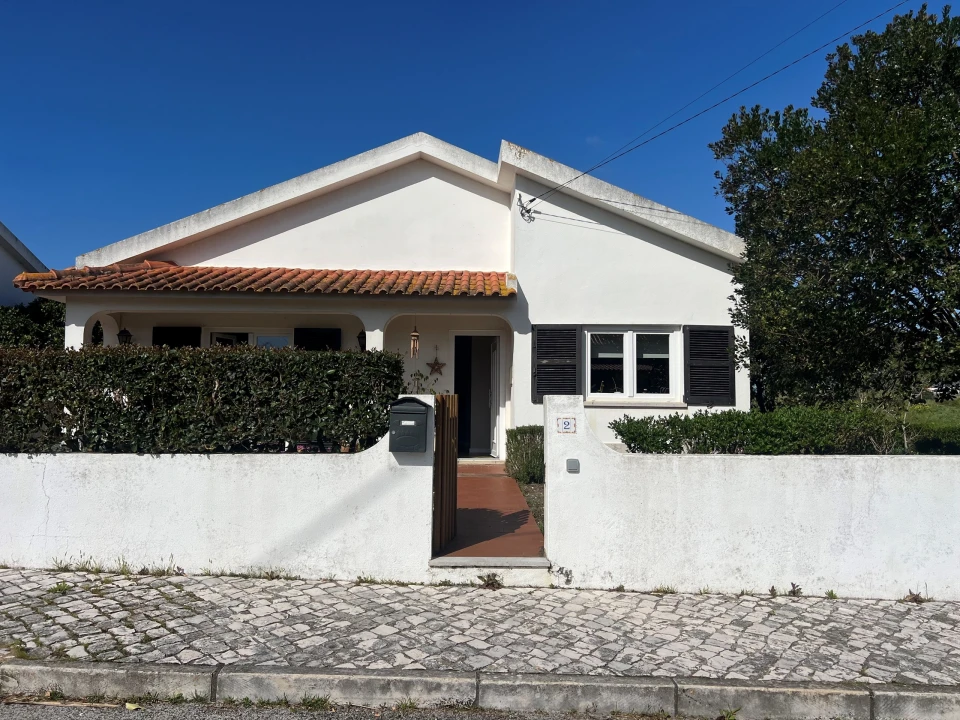 Moradia T3 para Venda em Santa Maria, São Pedro e Sobral da Lagoa Foto 2