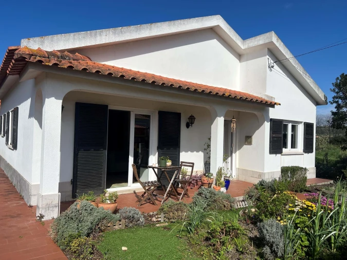 Moradia T3 para Venda em Santa Maria, São Pedro e Sobral da Lagoa Foto 1