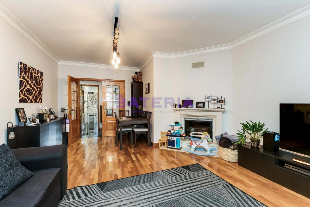 Apartamento T2 para Venda em Massamá e Monte Abraão Foto 1