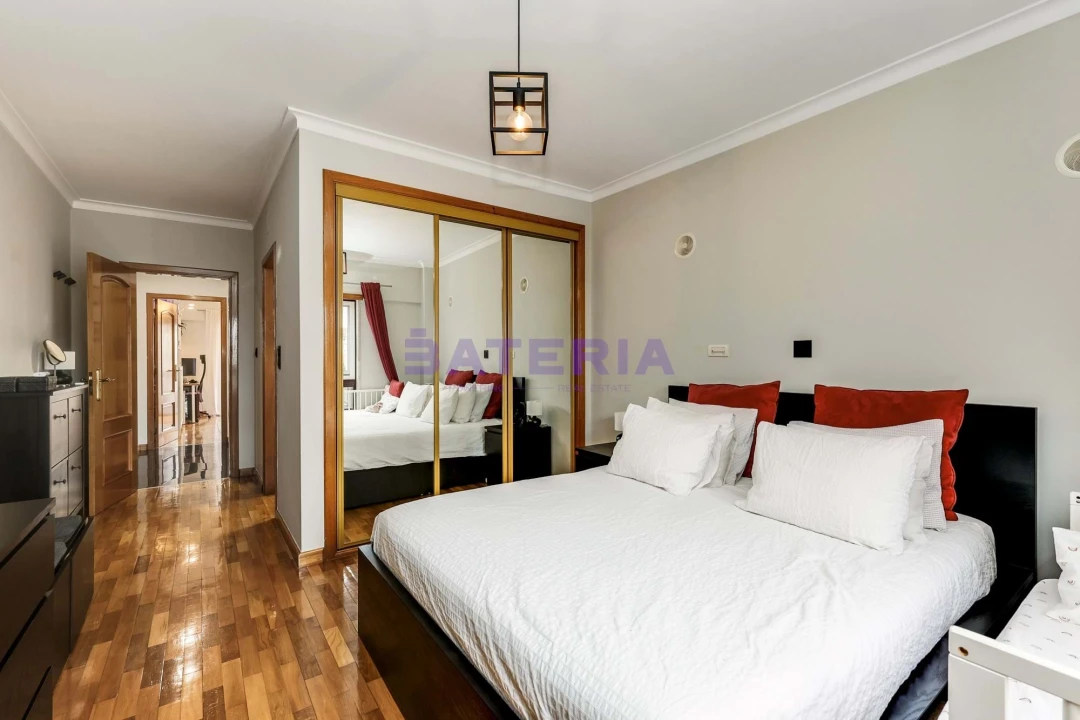 Apartamento T2 para Venda em Massamá e Monte Abraão Foto 16