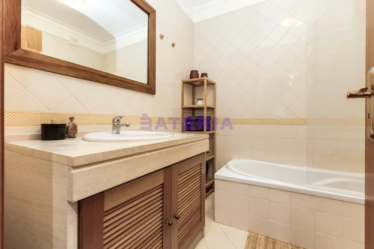 Apartamento T2 para Venda em Massamá e Monte Abraão Foto 12