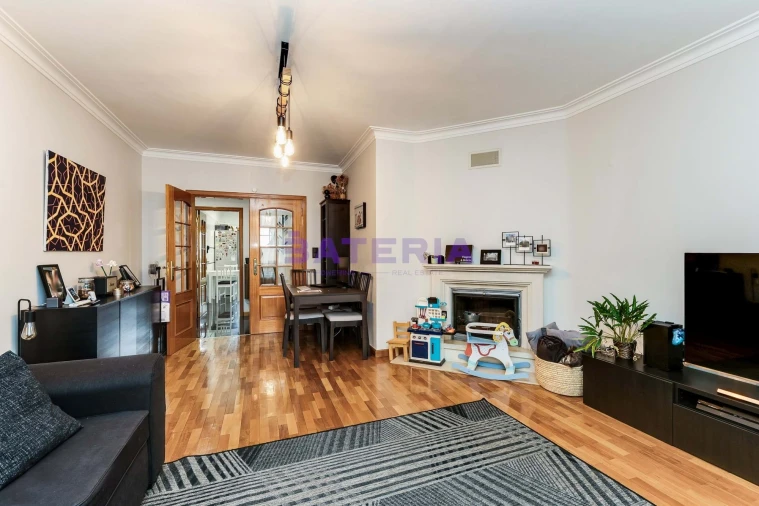 Apartamento T2 para Venda em Massamá e Monte Abraão Foto 1