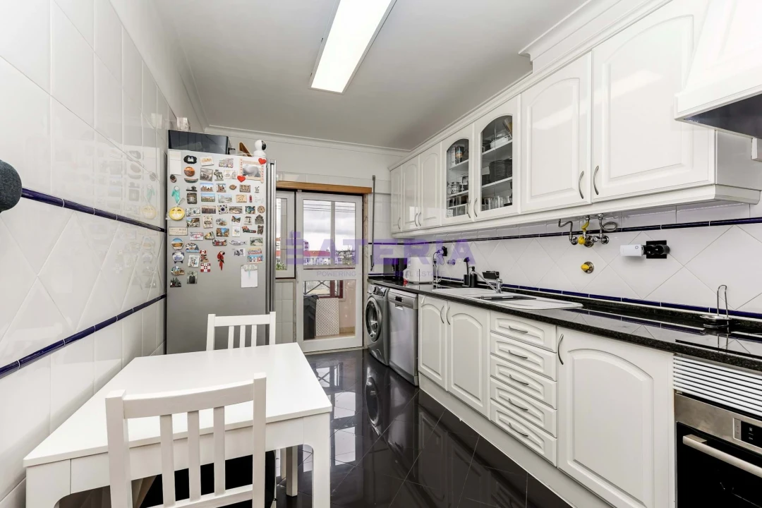 Apartamento T2 para Venda em Massamá e Monte Abraão Foto 7