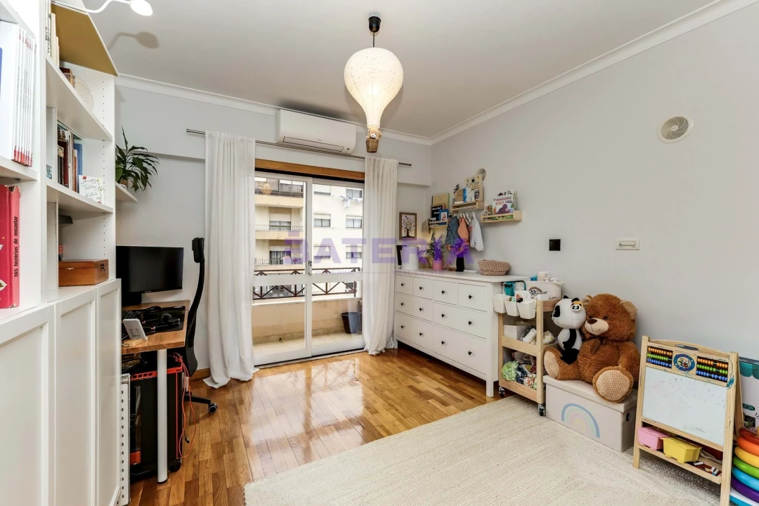 Apartamento T2 para Venda em Massamá e Monte Abraão Foto 13