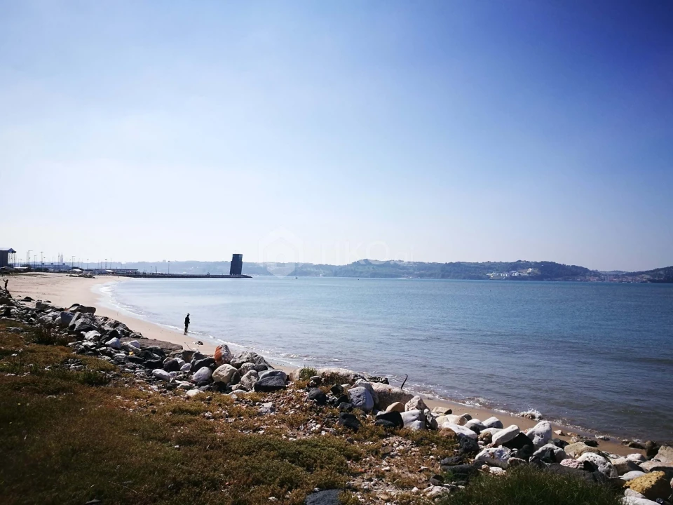 Apartamento T2 para Venda em Algés, Linda-A-Velha e Cruz Quebrada-Dafundo Foto 17