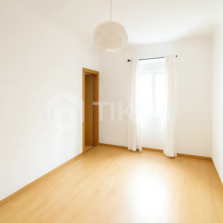 Apartamento T2 para Venda em Algés, Linda-A-Velha e Cruz Quebrada-Dafundo Foto 4