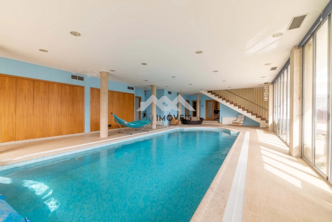 Moradia T6 para Venda em Santa Lucrécia de Algeriz e Navarra Foto 4