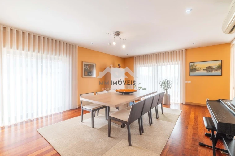 Moradia T6 para Venda em Santa Lucrécia de Algeriz e Navarra Foto 10