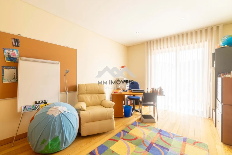 Moradia T6 para Venda em Santa Lucrécia de Algeriz e Navarra Foto 18