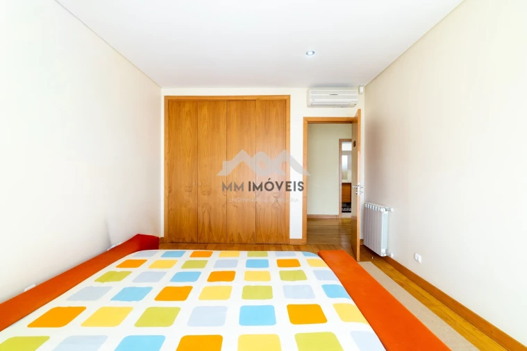 Moradia T6 para Venda em Santa Lucrécia de Algeriz e Navarra Foto 37