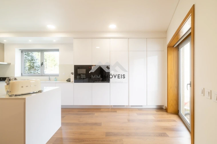 Moradia T6 para Venda em Santa Lucrécia de Algeriz e Navarra Foto 60