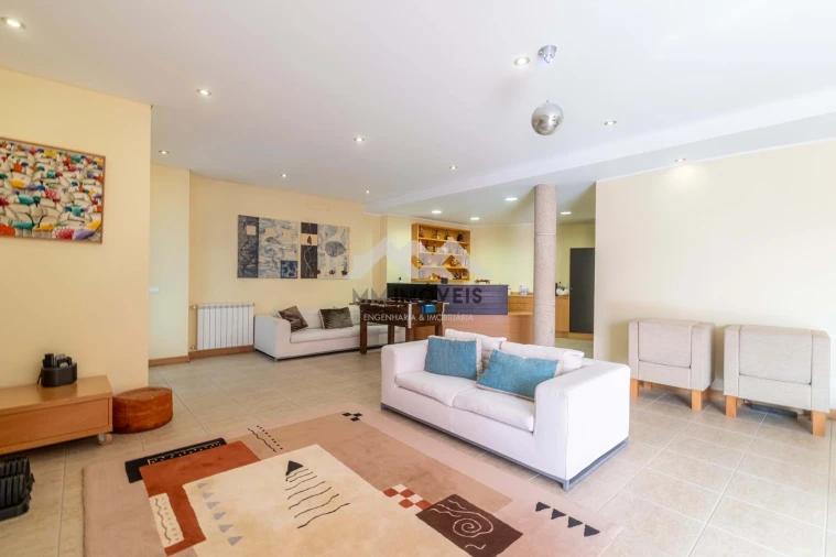 Moradia T6 para Venda em Santa Lucrécia de Algeriz e Navarra Foto 44