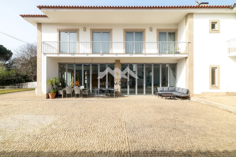 Moradia T6 para Venda em Santa Lucrécia de Algeriz e Navarra Foto 48