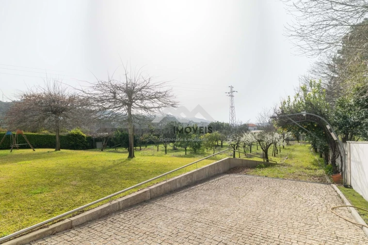 Moradia T6 para Venda em Santa Lucrécia de Algeriz e Navarra Foto 3