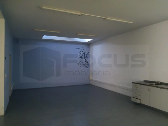 Loja para Arrendamento em São Bernardo Foto 2