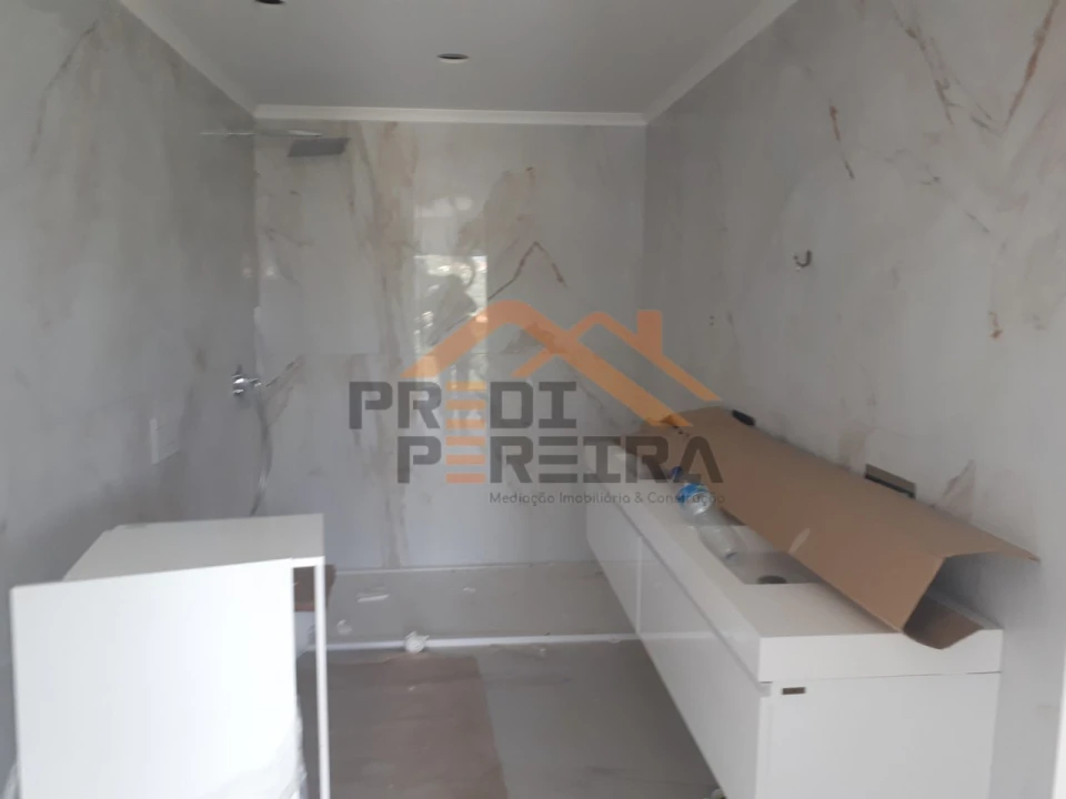 Moradia T5 para Venda em Santa Iria de Azoia, São João da Talha e Bobadela Foto 7