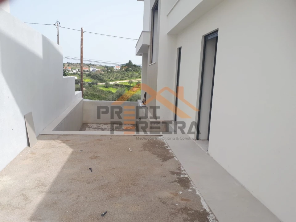 Moradia T5 para Venda em Santa Iria de Azoia, São João da Talha e Bobadela Foto 4